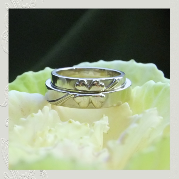 【OJ524】オーダーメイドのマリッジリング(結婚指輪)/ふたつでひとつのシンプルデザイン(四葉のクローバー)・プラチナリング