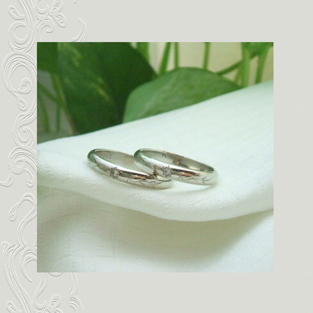 【OJ368】オーダーメイドのマリッジリング(結婚指輪)/プラチナに手彫りの唐草模様とダイアモンド
