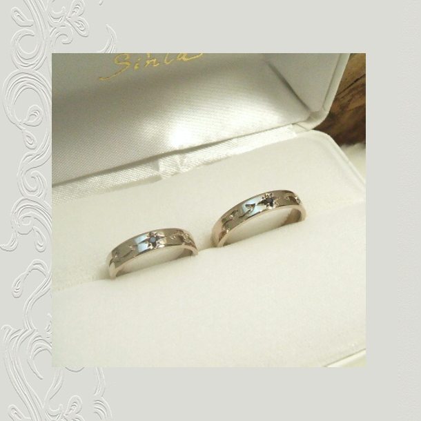 【OJ380】ブラックダイヤのクールなイメージに唐草模様のオーダーメイドマリッジリング(結婚指環)