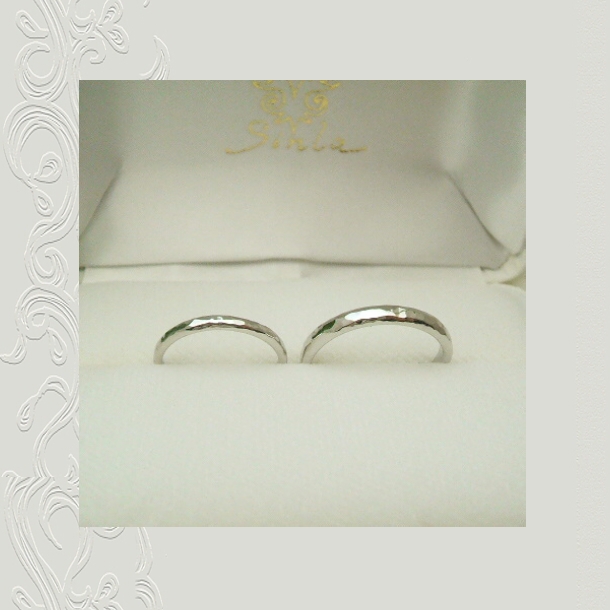 【OJ381】槌目を付けた素朴でシンプルなオーダーメイドのマリッジリング(結婚指環)